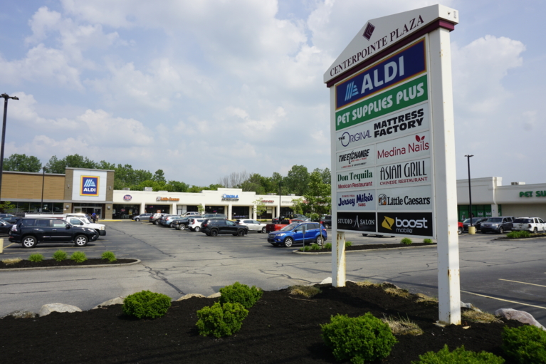 Centerpointe Plaza Property Image