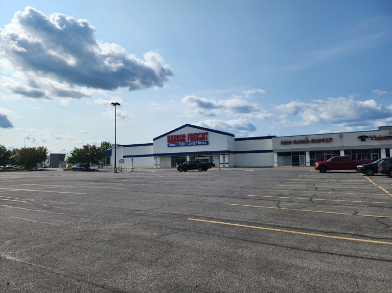 Oneida Plaza Property Image