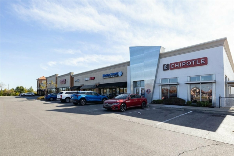 The Shoppes of Avon Commons Property Image